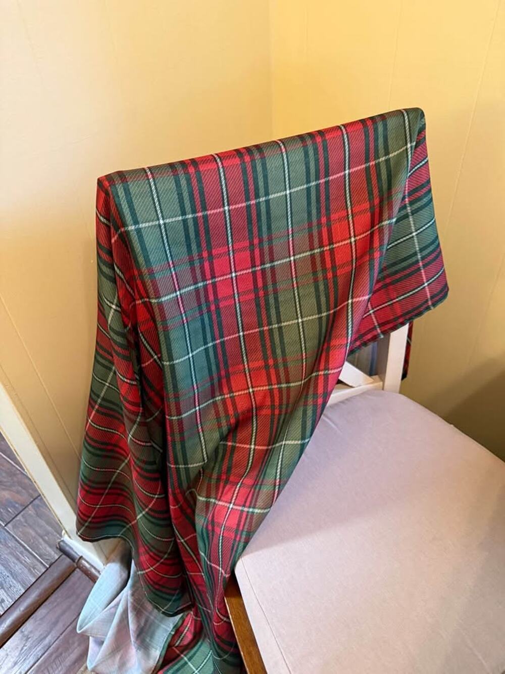 Tablecloth Red green holiday (code kp)